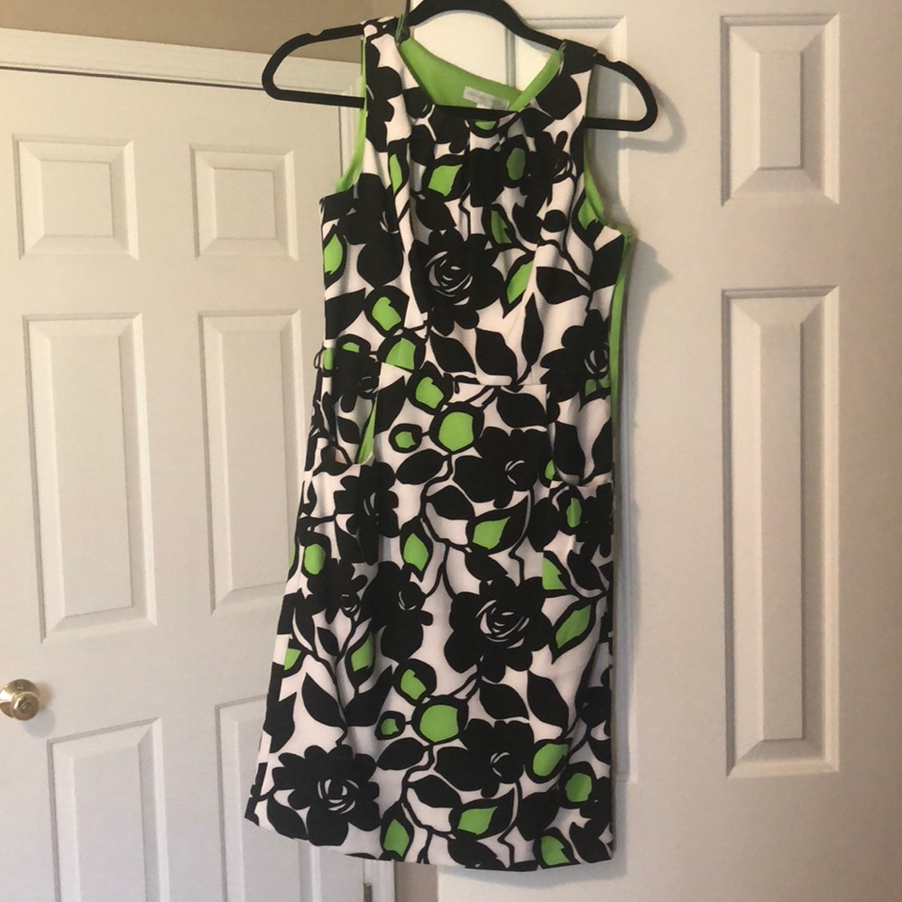 Cocktail dress with pockets